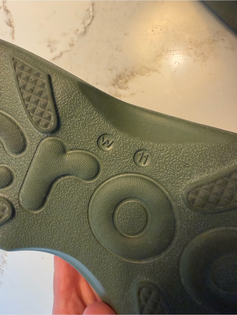 Soho Y-Strap Sandal - Picture 6 of 8
